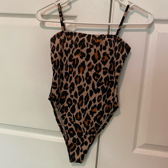 Boohoo Tops - LIKE NEW BOOHOO LEOPARD BODYSUIT